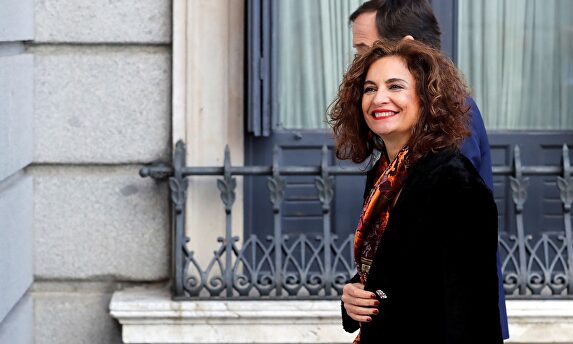 María Jesús Montero llegando al Congreso el tercer día del debate de investidura |  EFE