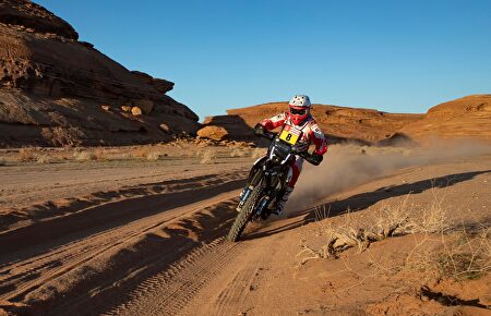 Paulo en una etapa del Dakar. |  EFE