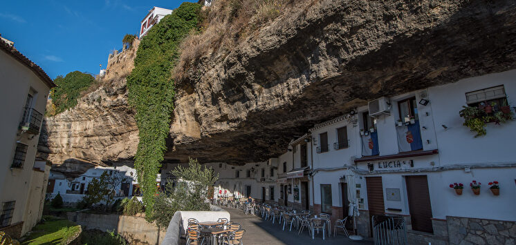Una de las calles típicas de Setenil. | C.Jordá