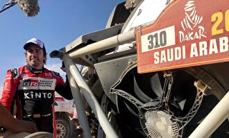 Fernando Alonso, durante su participación en el Rally Dakar 2020. |  EFE