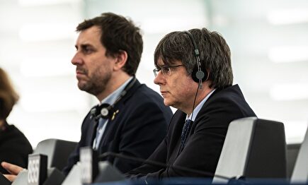 El expresidente catalán, Carles Puigdemont y su exconsejero Comín en Estrasburgo |  EFE