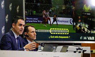 Velasco Carballo y Clos Gómez en rueda de prensa. | EFE