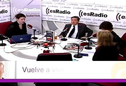 Crónica Rosa: El posado-robado de la amiga de Cayetano en '¡Hola!'	