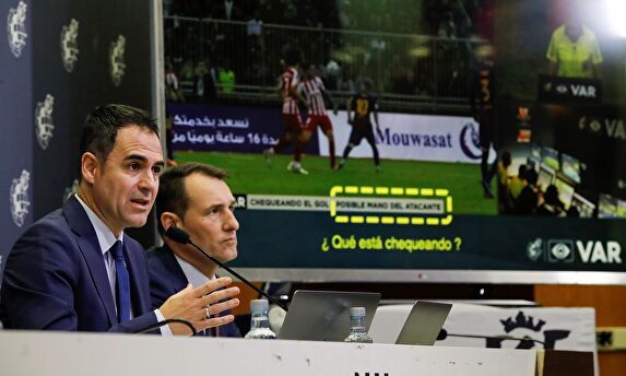 Velasco Carballo y Clos Gómez en rueda de prensa. |  EFE