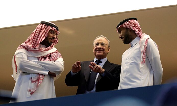 Así celebró Florentino Pérez el penalti de Ramos que dio la Supercopa al Madrid