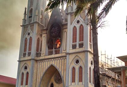 Incendio en la Catedral de Malabo |  EFE