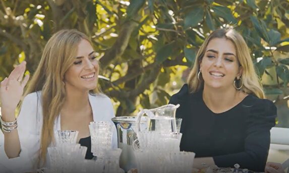 Paula y Andrea, hijas de Carla Duval |  telecinco.es