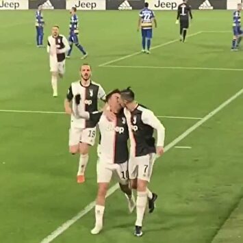 El beso en la boca entre Cristiano y Dybala que se hace viral
