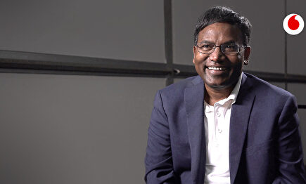 Ellos cultivan y la inteligencia artificial hace las gestiones