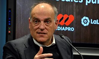 Javier Tebas y el presidente de la AFE, David Aganzo. | EFE