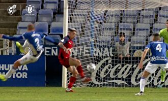 El clamoroso error de Gil Manzano que deja fuera de la Copa al Recreativo y beneficia a Osasuna