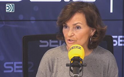 Carmen Calvo quiere que el Congreso se llame solo Congreso, "si no, ¿qué hacemos allí las diputadas?"