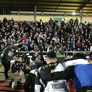 La espectacular arenga de la afición de Unionistas tras el partido contra el Madrid