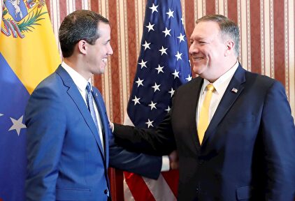 Juan Guaidó y Mike Pompeo en su encuentro en Bogotá. |  EFE