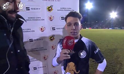 El arte del jugador de Unionistas para venderse como periodista tras el partido contra el Madrid