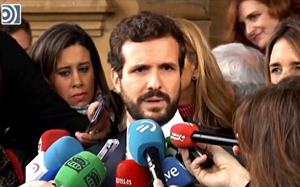 Casado amenaza a Sánchez con llevarle a los tribunales si no cancela su reunión con Torra