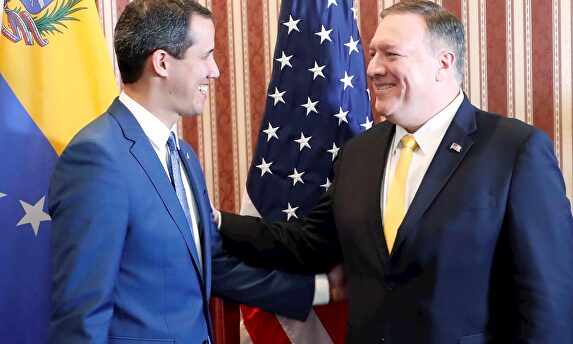 Juan Guaidó y Mike Pompeo en su encuentro en Bogotá. |  EFE