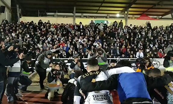 La espectacular arenga de la afición de Unionistas tras el partido contra el Madrid