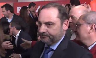 La actitud chulesca y desafiante de Ábalos contra un periodista tras saltar el 'escándalo Delcy'