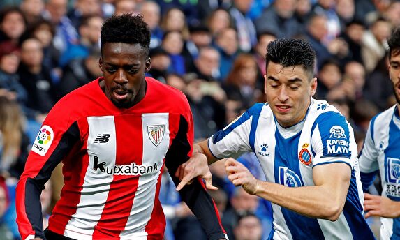 Iñaki Williams, durante el partido contra el Espanyol en Cornellá. |  EFE