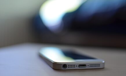 La Unión Europea obligará a Apple a modificar el puerto de carga de sus teléfonos móviles |  Archivo