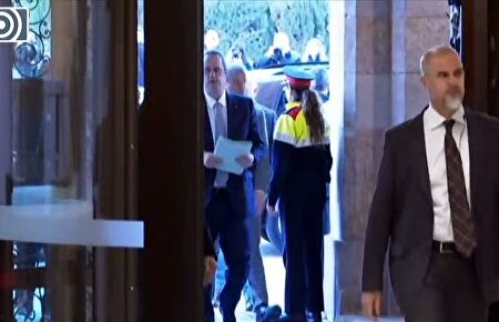 Los golpistas, recibidos por Torrent y Torra entre aplausos y gritos de libertad