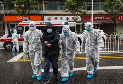 Sanitarios chinos equipados contra el coronavirus | Cordon Press
