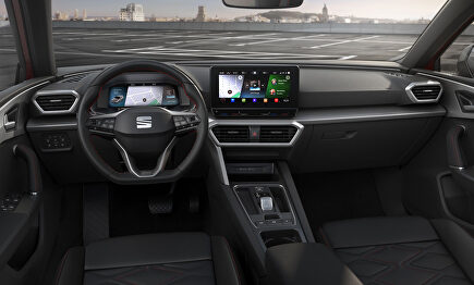 Interior de un coche Seat | Motor 16