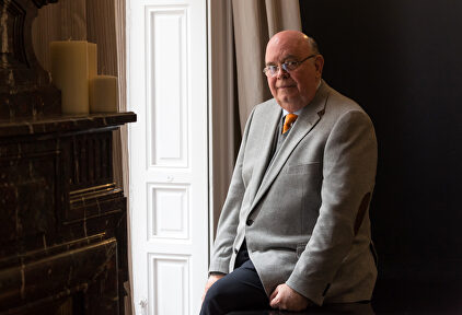 Antonio Ecarri, embajador de Venezuela en España en una oficina prestada por unos amigos |  David Alonso Rincón