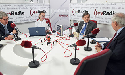 De izquierda a derecha: Campmany, Laviada, Jiménez Losantos y Gómez de Liaño |  David Alonso Rincón