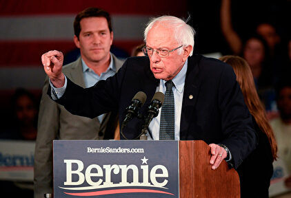 El precandidato Sanders, en un acto de campaña. | EFE