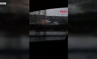 Milagro en Estambul: un avión se parte en tres al aterrizar sin que haya víctimas