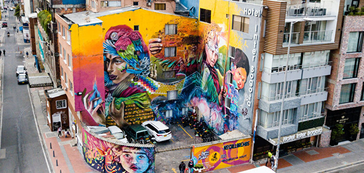 De peligro de muerte, a galería de arte urbana: así es La Candelaria, el barrio más antiguo Bogotá