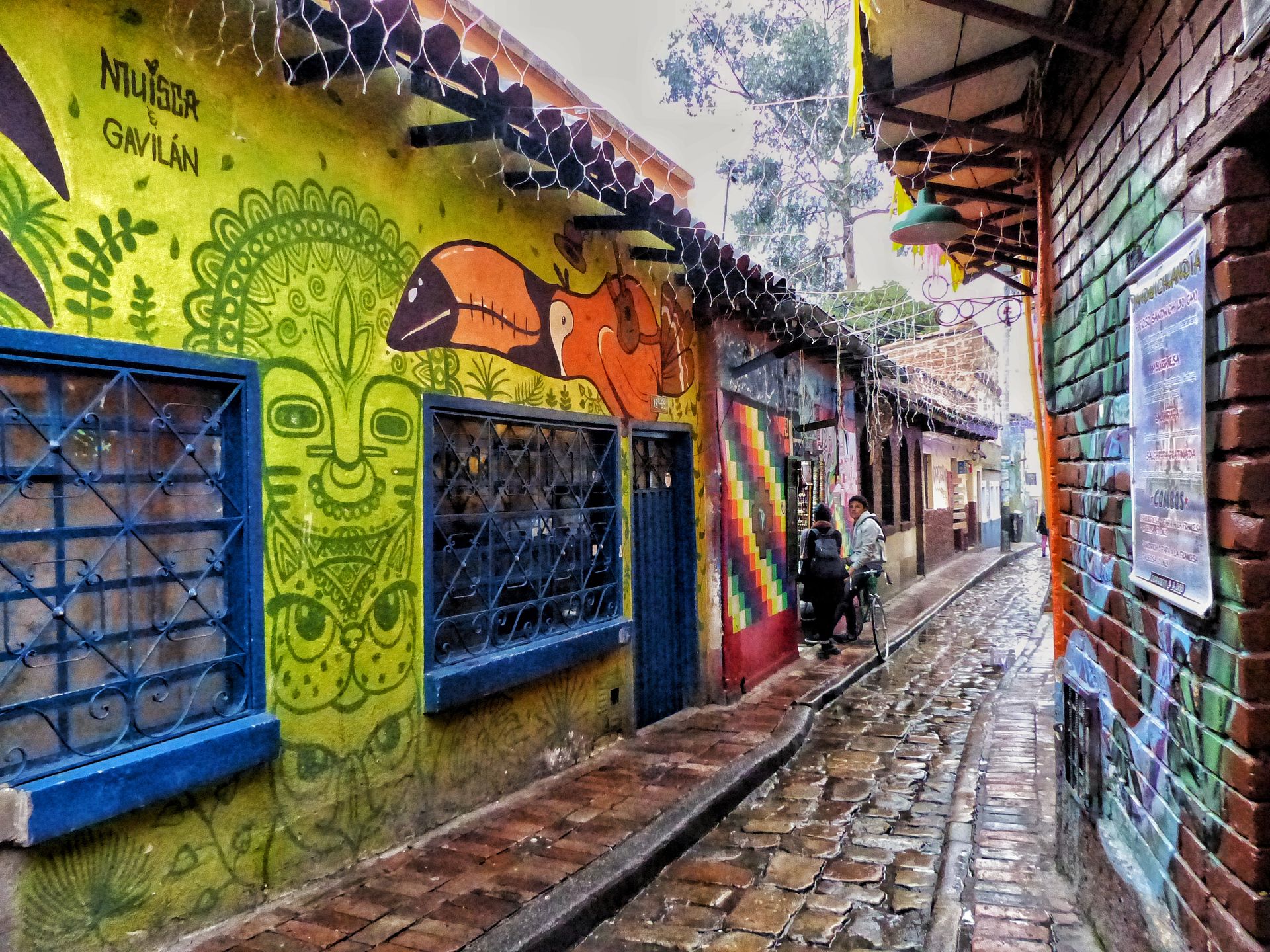 Así Es La Candelaria, El Barrio Más Antiguo De Bogotá - Chic