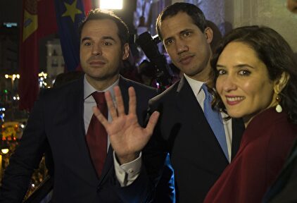 Ignacio Aguado, Juan Guaidó e Isabel Díaz Ayuso, en la visita del presidente venezolano a Madrid |  Cordon Press
