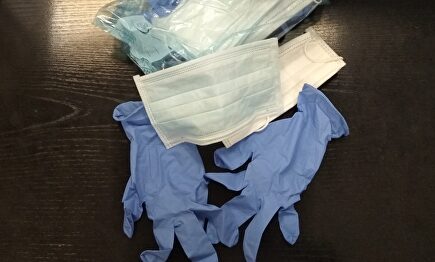 Guantes y mascarillas sanitarias | Europa Press