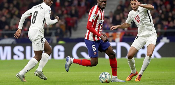Thomas Partey ante el Granada. | EFE