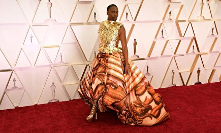 Escotazo de Nicole Kimpel, Joaquin repitiendo ropa y el homenaje a Kobe Bryant en los Oscar