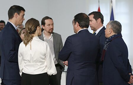 Sánchez pone a Iglesias como mediador con el separatismo	