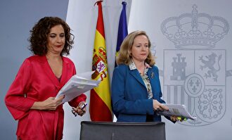Montero y Calviño en la presentacín este martes de la senda de estabilidad |  EFE