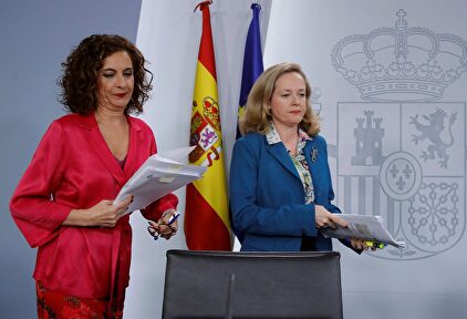 Montero y Calviño en la presentacín este martes de la senda de estabilidad |  EFE
