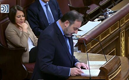 Ábalos presume de que Delcy "no pisara el espacio Schengen" y la oposición le grita "¡dimisión!"