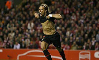 Forlán y su famoso gol ante el Liverpool. |  Cordon Press