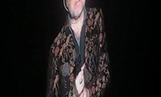 El momento en el que Sabina se cayó del escenario en el WiZink Center de Madrid