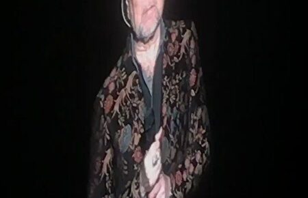 El momento en el que Sabina se cayó del escenario en el WiZink Center de Madrid