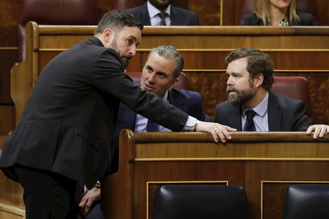 Los diputados de Vox Santiago Abascal, Javier Ortega Smith e Iván Espinosa de los Monteros, esta semana, en el Congreso de los Diputados. |  EFE