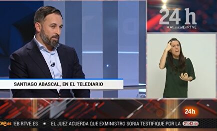 Momento de la entrevista a Abascal en RTVE para lengua de signos. |  Imagen TV