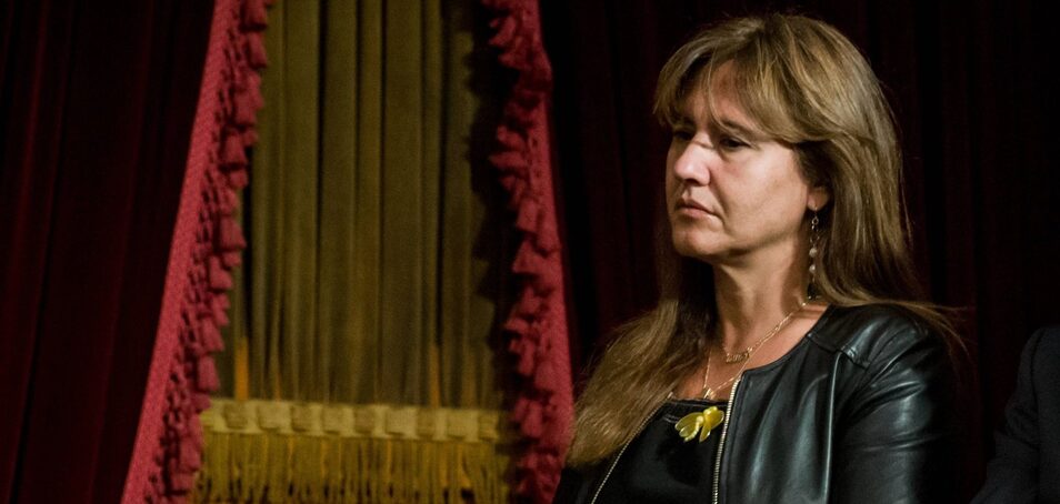 Alega que es perseguida por ser una "conocida independentista" en un caso de contratos irregulares con un informático condenado por tráfico de drogas.