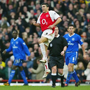 El cariñoso homenaje del Arsenal a Reyes: dos golazos para la historia