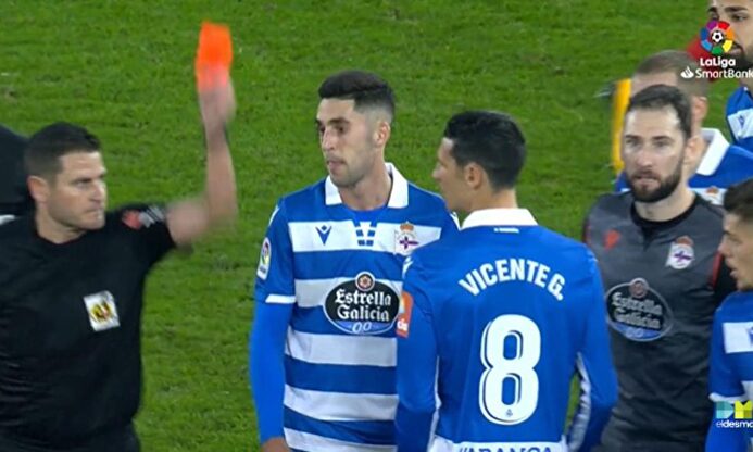 La cara del colegiado, Figueroa Vázquez, lo dice todo |  Captura